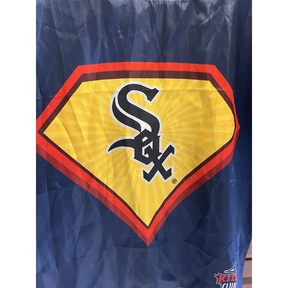 Chicago White Sox Kids Club Satin Cape - Picture 3 of 6